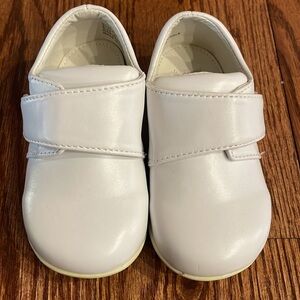 JOSMO baby white shoes with Velcro strap / christening / walking / size 6